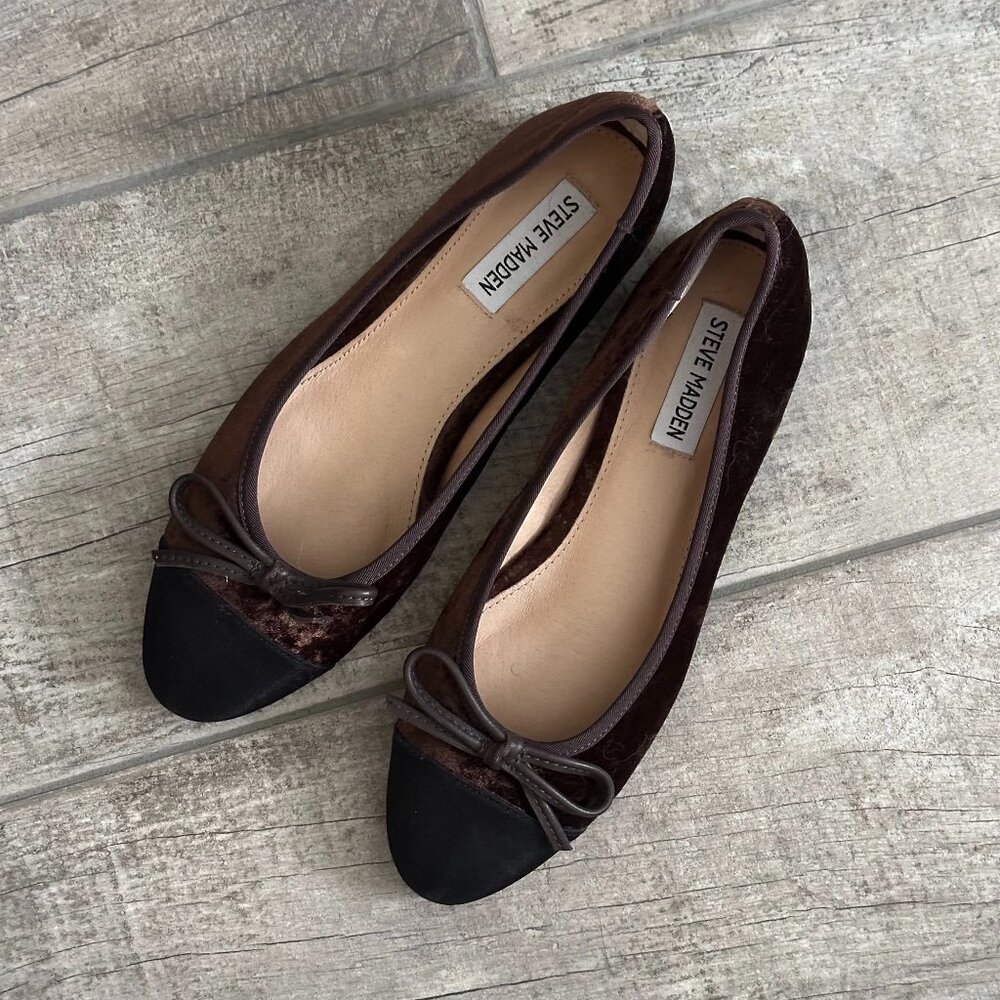 Steve Madden Brown and Black Velvet Flats NWOT